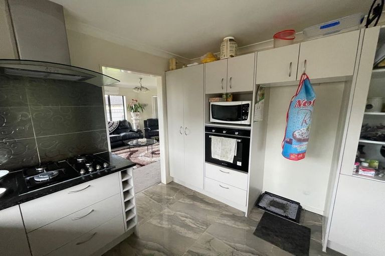 Photo of property in 12 Carn Place, Weymouth, Auckland, 2103
