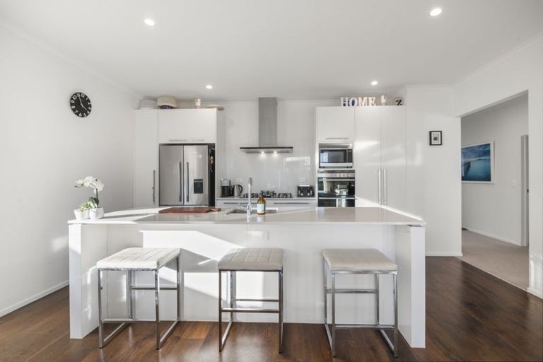 Photo of property in 22 Couldrey Crescent, Red Beach, 0932