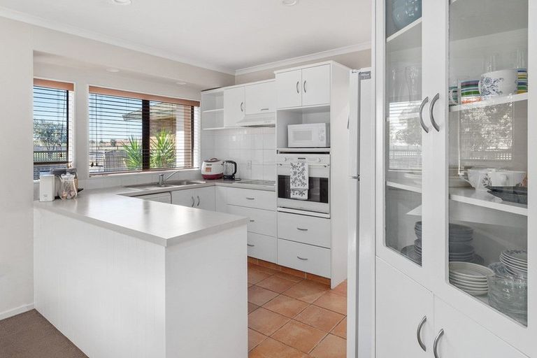 Photo of property in 128 Evans Road, Papamoa Beach, Papamoa, 3118