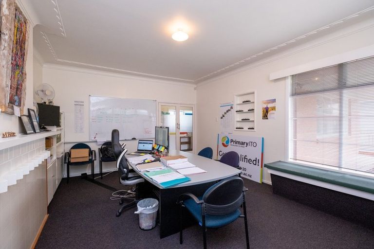 Photo of property in 379 Broadway, Stratford, 4332