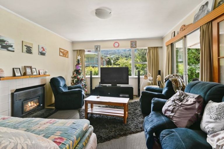 Photo of property in 27 Island View Road, Western Heights, Rotorua, 3015
