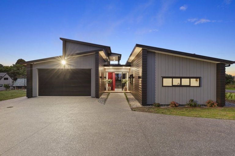 Photo of property in 2 Waiari Way, Kuaotunu West, Whitianga, 3592