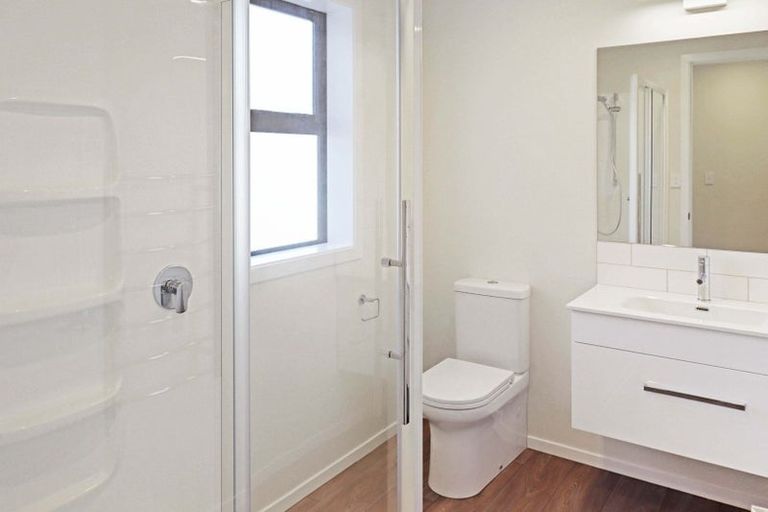 Photo of property in 1/1105 Fergusson Drive, Clouston Park, Upper Hutt, 5018