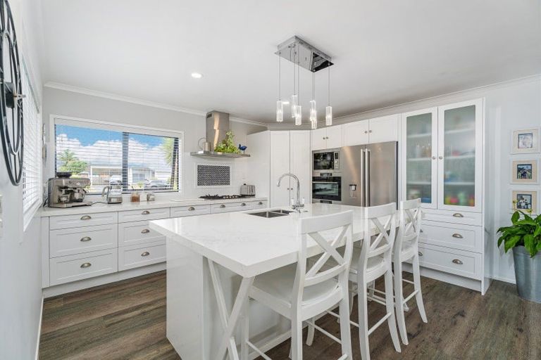 Photo of property in 31 Wells Place, Whitianga, 3510