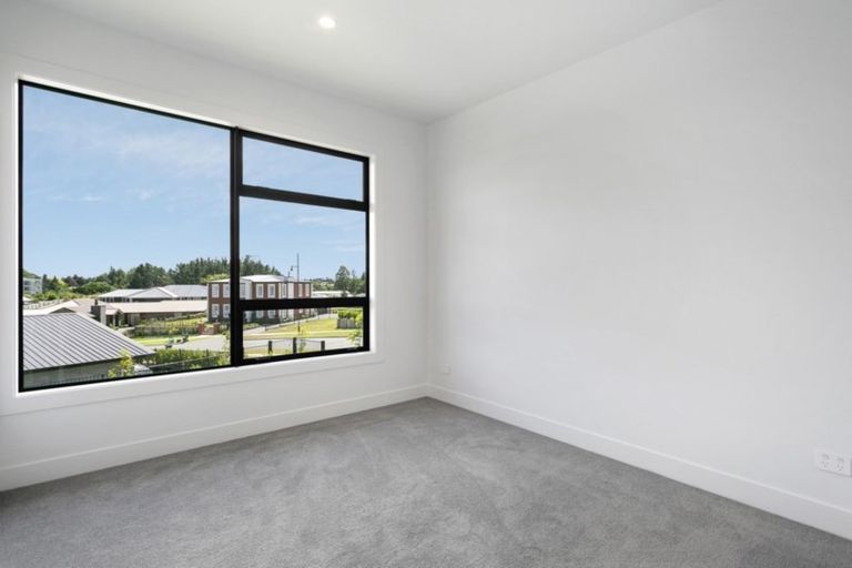 Photo of property in 32 Coprosma Crescent, Waipahihi, Taupo, 3330