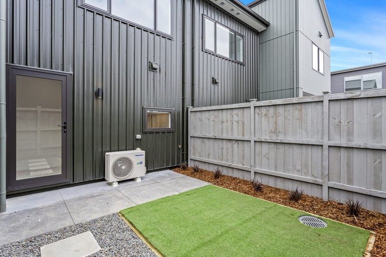 Photo of property in 4 Rauriki Lane, Rosehill, Papakura, 2113