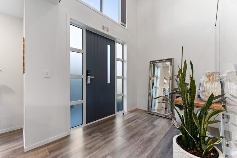 Photo of property in 24 Glendene Avenue, Glendene, Auckland, 0602