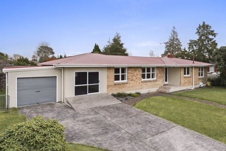 Photo of property in 2 Patricia Avenue, Hamilton East, Hamilton, 3216