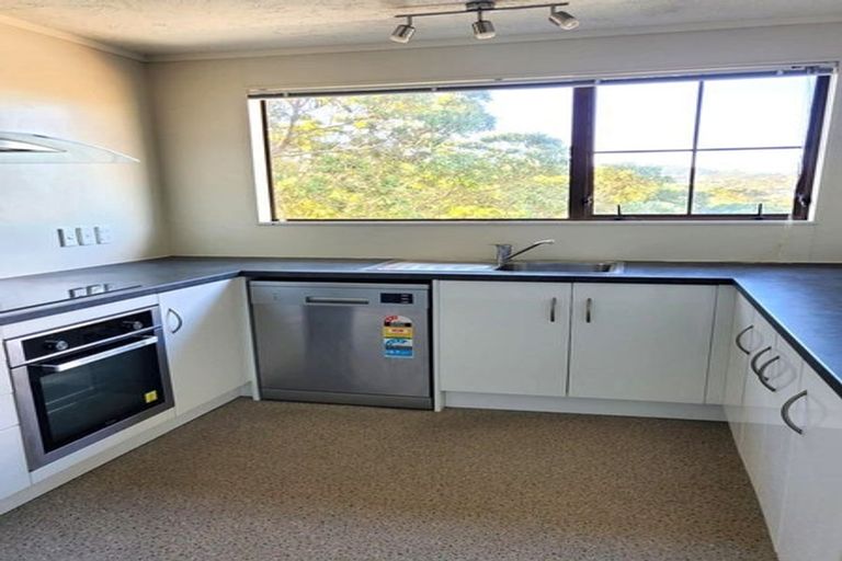 Photo of property in 67b Thurleigh Grove, Karori, Wellington, 6012