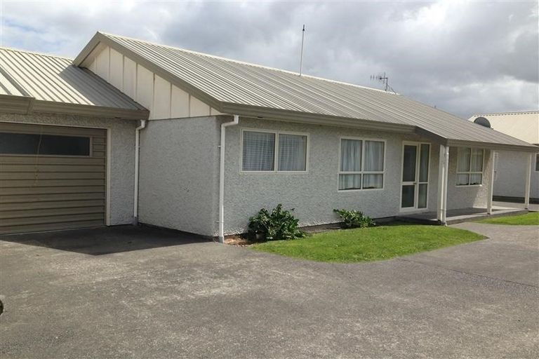 Photo of property in 2/1023 Southland Road, Raureka, Hastings, 4120