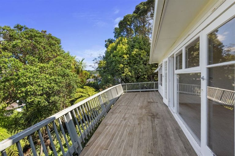 Photo of property in 71 Lyons Avenue, Murrays Bay, Auckland, 0630