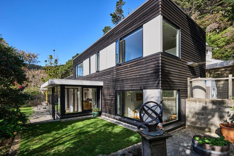Photo of property in 8 Tawa Street, Eastbourne, Lower Hutt, 5013