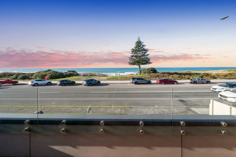 Photo of property in 208a Marine Parade, Mount Maunganui, 3116