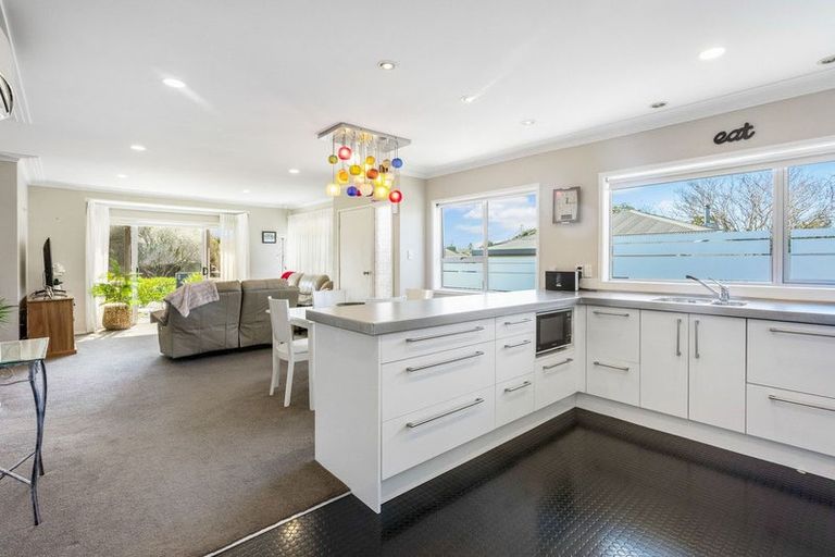 Photo of property in 1/6 Manuka Street, Orewa, 0931