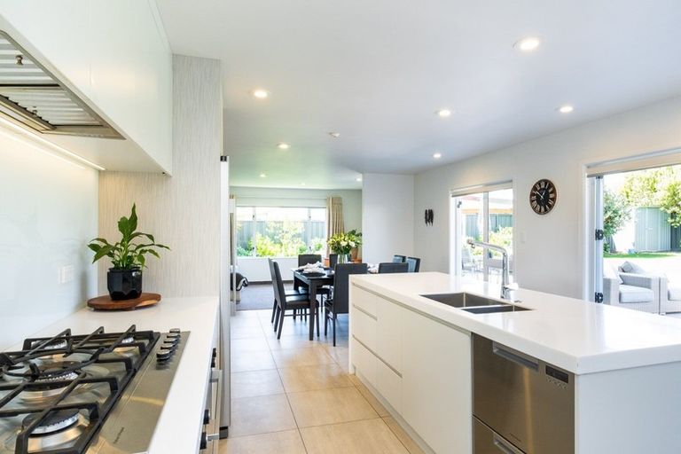 Photo of property in 123 Middle Road, Havelock North, 4130