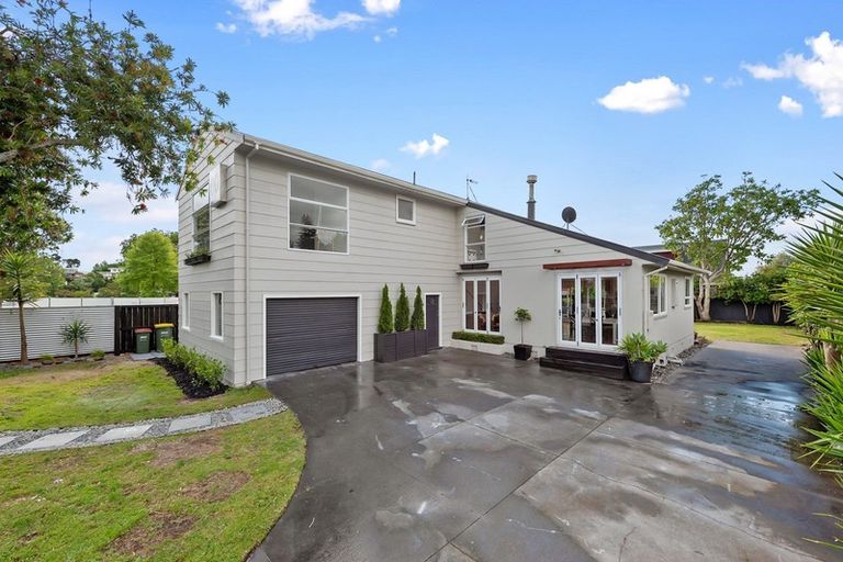 Photo of property in 60 Banbury Crescent, Fairfield, Hamilton, 3214