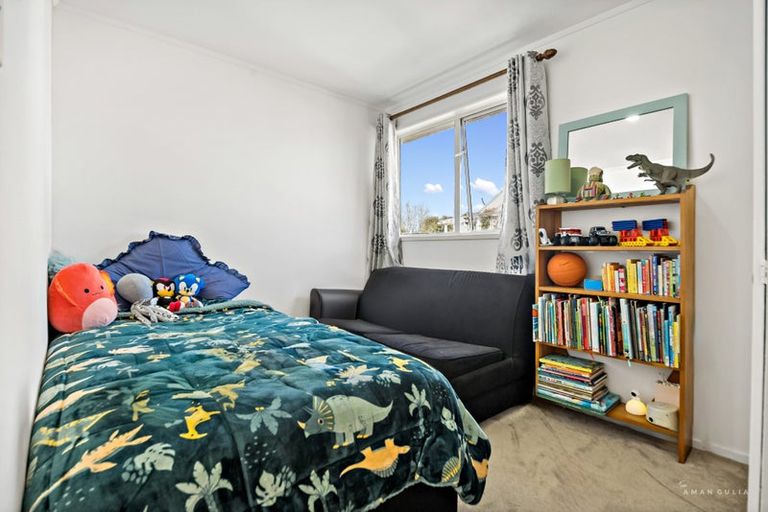 Photo of property in 13 Bodi Place, Te Atatu South, Auckland, 0610