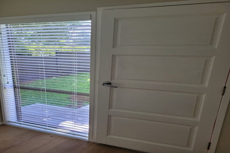 Photo of property in 2/5 Aries Place, Shelly Park, Auckland, 2014