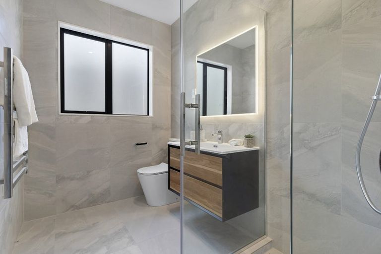 Photo of property in 31c Linwood Avenue, Forrest Hill, Auckland, 0620