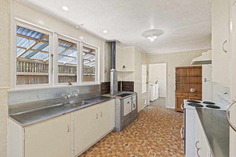 Photo of property in 49 Punga Street, Tangimoana, 4822