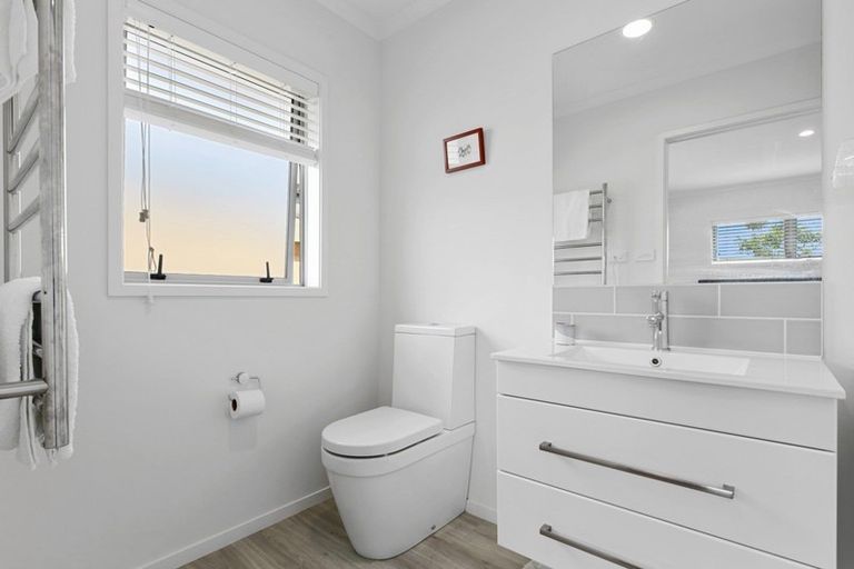 Photo of property in 20 Te Kio Crescent, Papamoa Beach, Papamoa, 3118