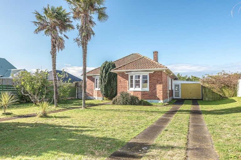 Photo of property in 49 Selwyn Crescent, College Estate, Whanganui, 4500
