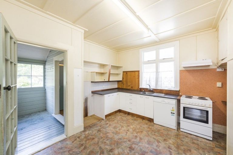 Photo of property in 20 Shamrock Street, Takaro, Palmerston North, 4412