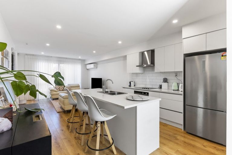 Photo of property in 1c Kororo Street, Northcote, Auckland, 0627