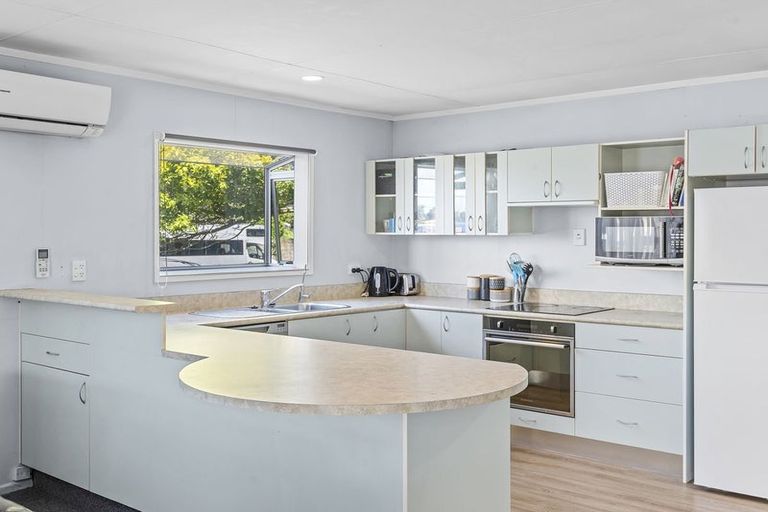 Photo of property in 14 Rainsford Street, Moturoa, New Plymouth, 4310