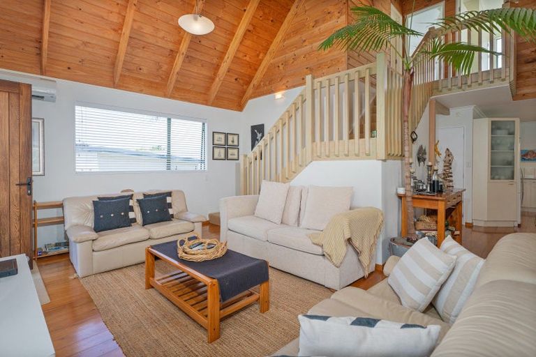 Photo of property in 12 Cathedral Court, Hahei, Whitianga, 3591