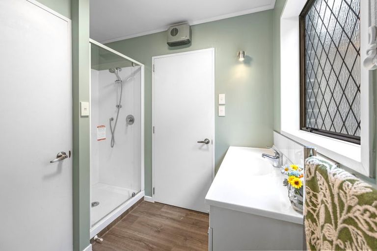 Photo of property in 2/57b Cashmere Road, Cashmere, Christchurch, 8022