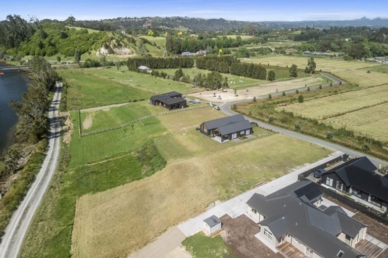 Photo of property in 18 Te Ara O Tahataharoa, Te Puna, Tauranga, 3176