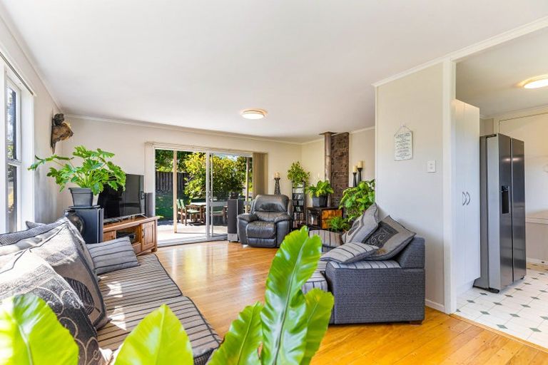 Photo of property in 21 Salem Place, Torbay, Auckland, 0630