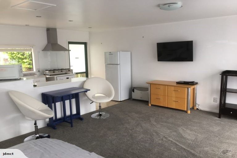 Photo of property in 20 Sceptre Place, Avondale, Auckland, 1026