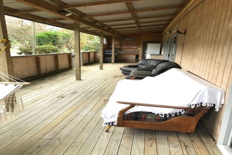 Photo of property in 91 Glenesk Road, Piha, New Lynn, 0772