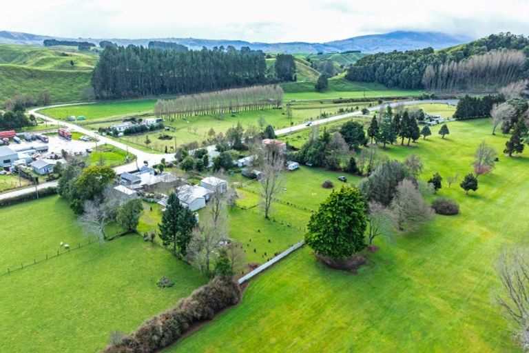 Photo of property in 81265 State Highway 2, Mangatainoka, Pahiatua, 4982