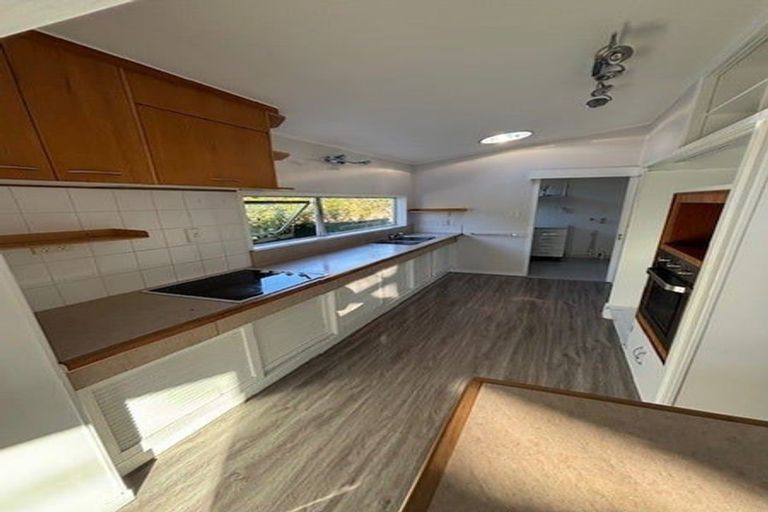 Photo of property in 17 Rosecamp Road, Beach Haven, Auckland, 0626