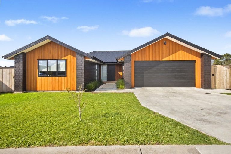Photo of property in 9 Booker Drive, Tuakau, 2121