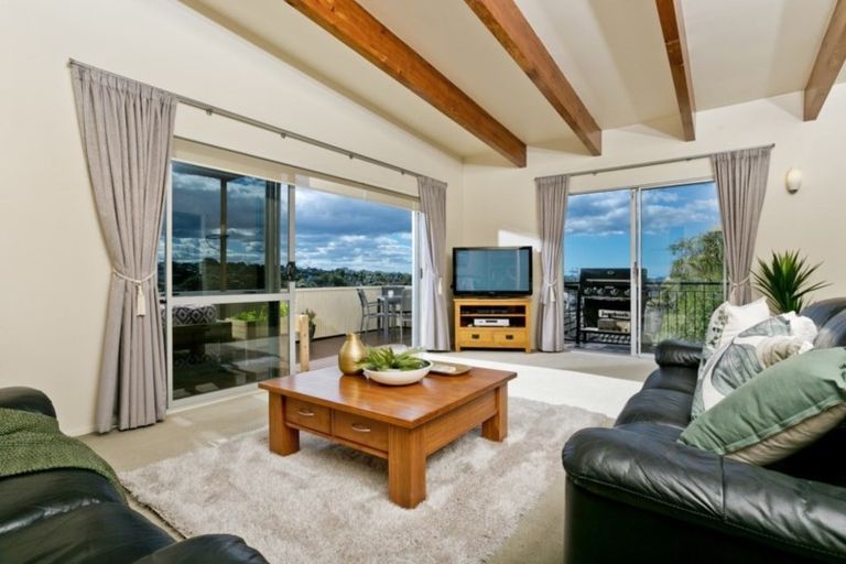 Photo of property in 25 Galaxy Drive, Mairangi Bay, Auckland, 0630