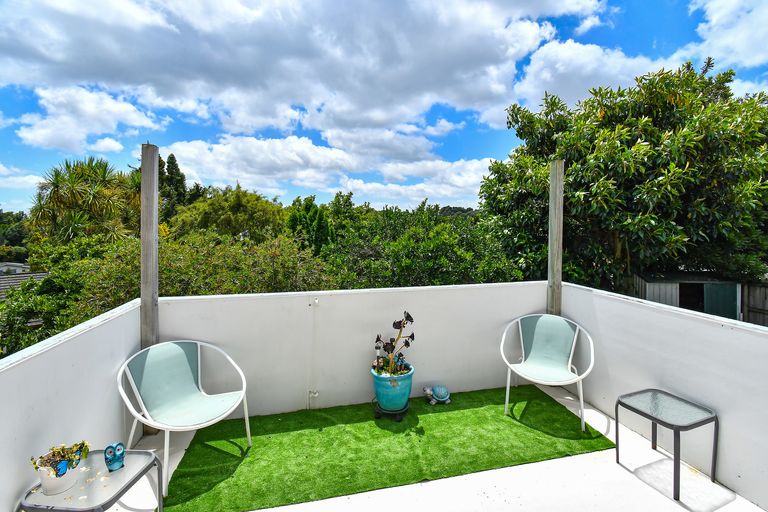 Photo of property in 6 Polandson Place, Opaheke, Papakura, 2113