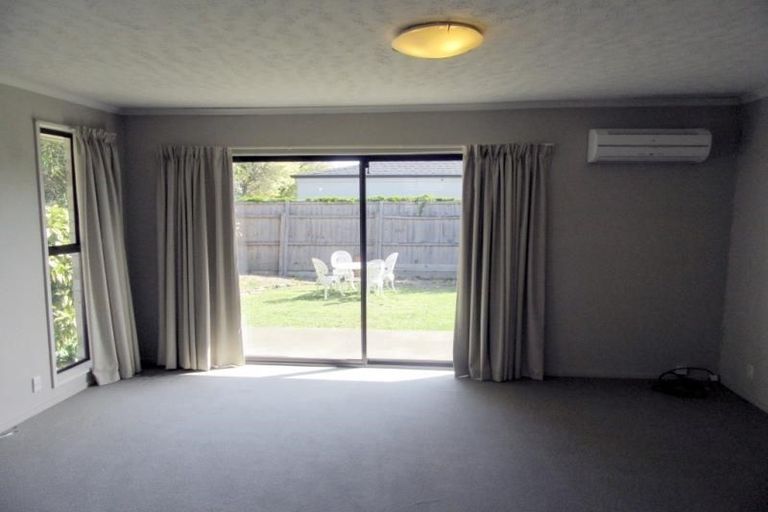 Photo of property in 2/74a Jeffreys Road, Fendalton, Christchurch, 8052