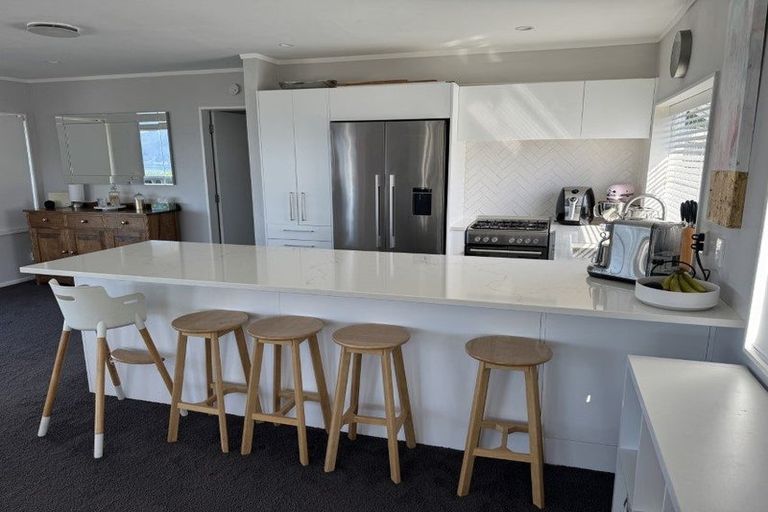 Photo of property in 129 Maungaraki Road, Korokoro, Lower Hutt, 5012
