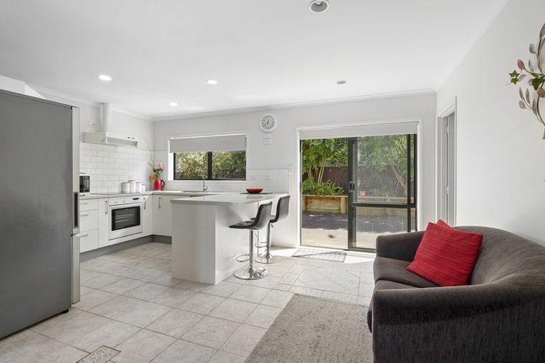 Photo of property in 33 Karamea Street, Whalers Gate, New Plymouth, 4310