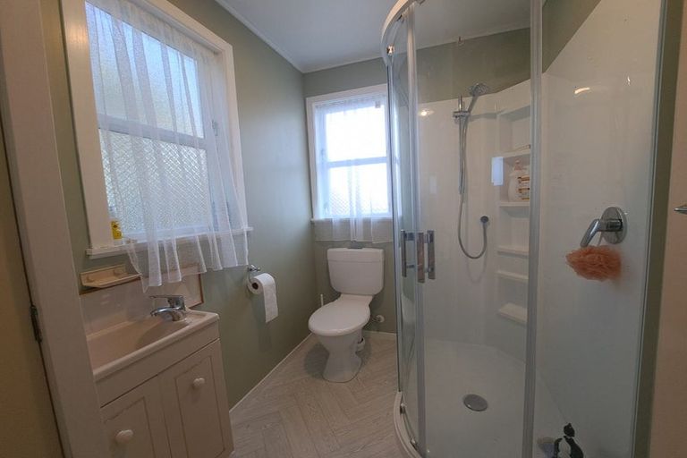 Photo of property in 2 Heretaunga Street, Petone, Lower Hutt, 5012