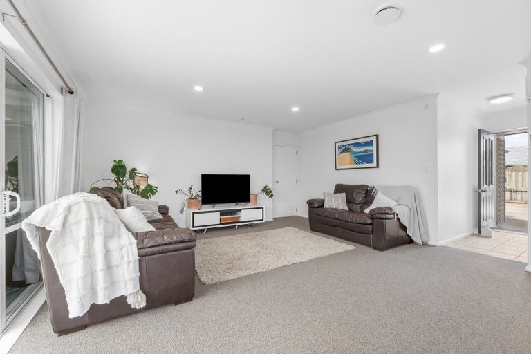 Photo of property in 8 Evergreen Glade, Papamoa Beach, Papamoa, 3118