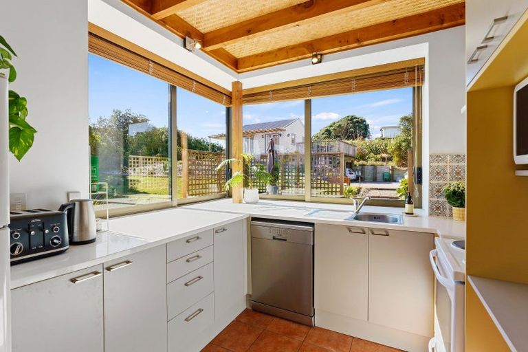 Photo of property in 106 Paetawa Road, Peka Peka, Waikanae, 5391