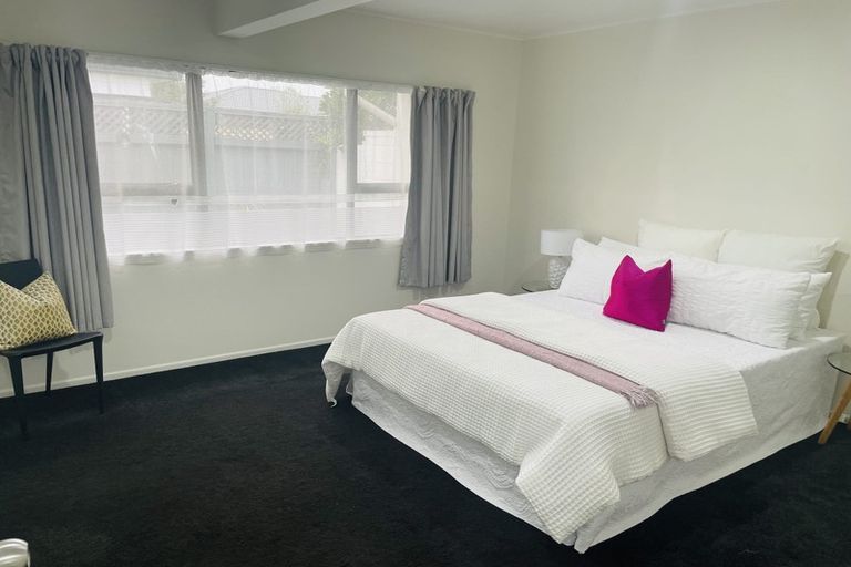 Photo of property in 2/11 Overton Road, Papatoetoe, Auckland, 2025