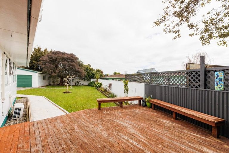 Photo of property in 28 Escort Grove, Awapuni, Palmerston North, 4412