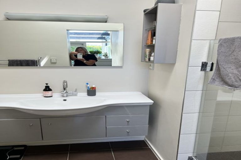 Photo of property in 2/5 Whareora Terrace, Cashmere, Christchurch, 8022