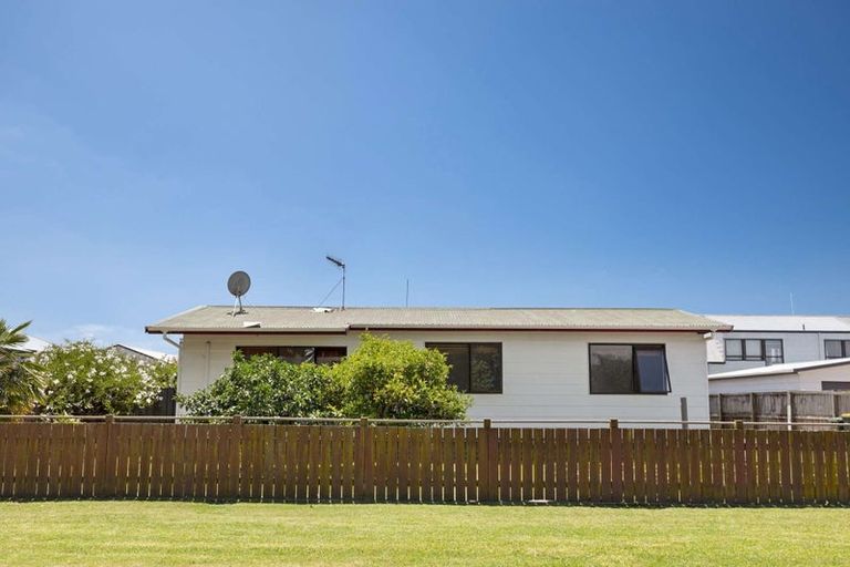 Photo of property in 27 Totara Street, Edgecumbe, 3120
